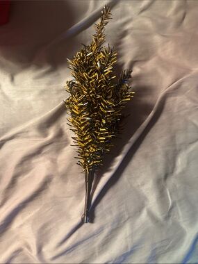 Decorative Metallic Tinsel Spray - Gold Accent